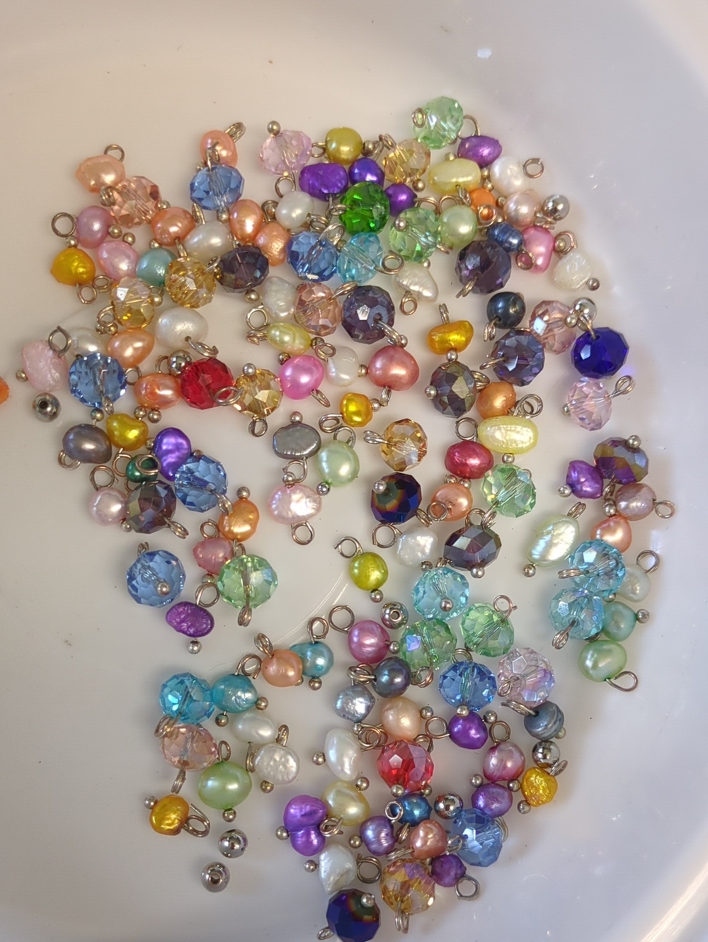❤️3/$10❤️Q67 Assorted Multi-Color Glass and Pearl Charms for Women Jewelry